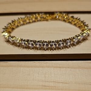 Elegant Gold and White Crystal Bracelet